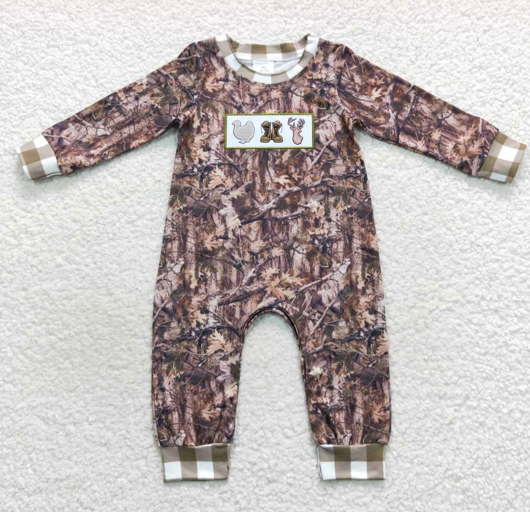Embroidered camo outfit