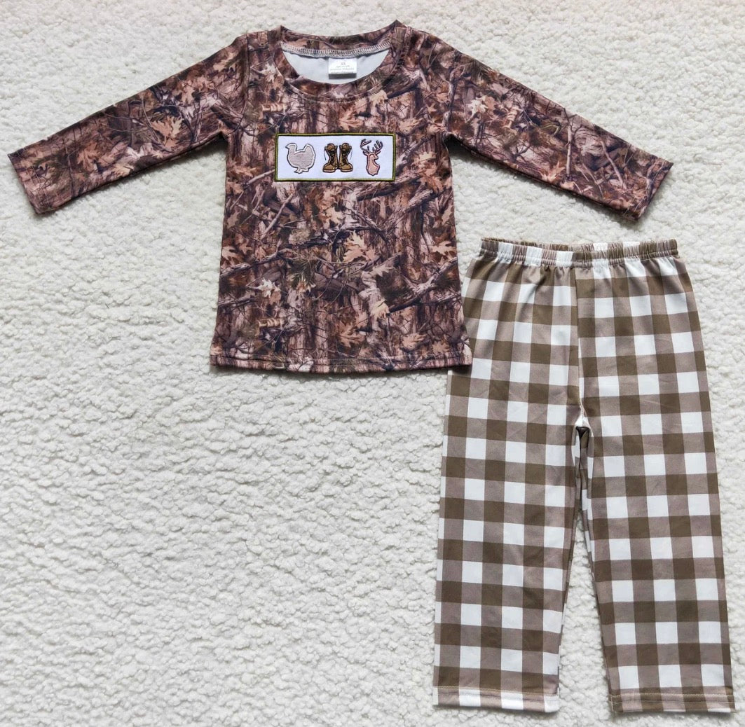 Embroidered camo outfit