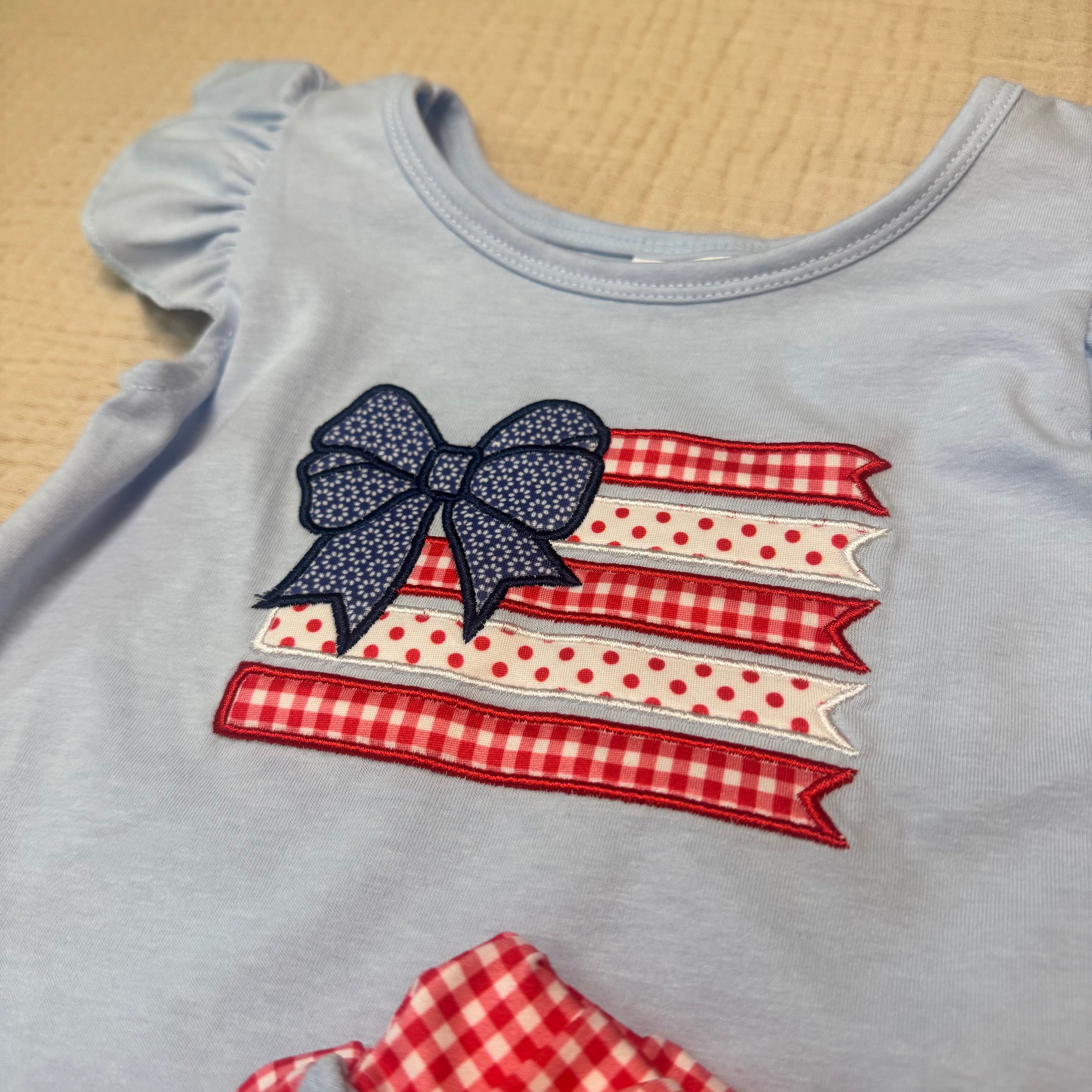 Bows & flag 2 pc set